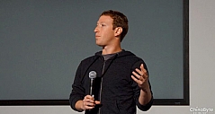 扎克伯格：Facebook不会发布自己的手机