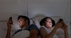 睡眠专家呼吁：手机应增加“就寝模式”
