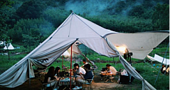 京东新百货户外露营装备热卖 帐篷、睡袋、吊床、户外营地车、野餐用品最受欢迎